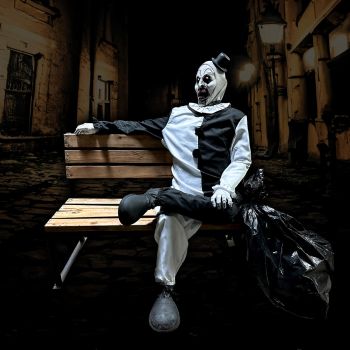 Terrifying Clown Bench - Animated Photo Op